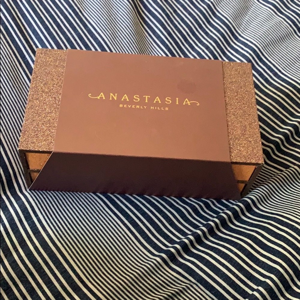 Anastasia Beverly Hills eyeshadow bundle
